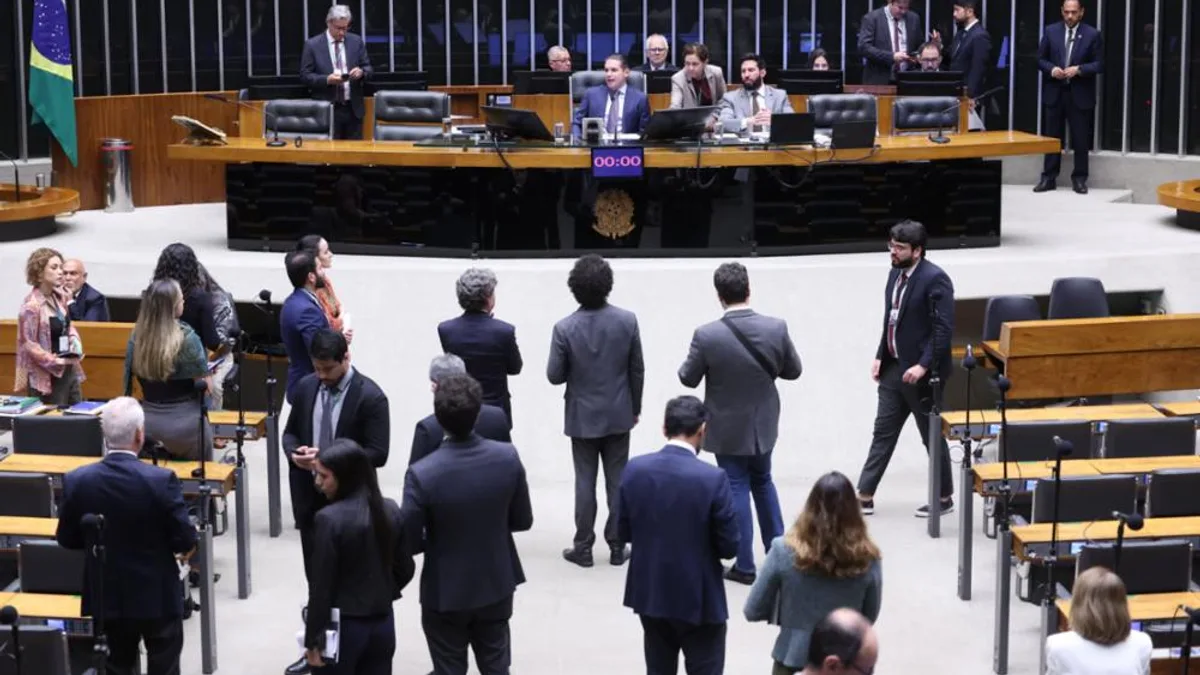 Câmara em 2026: menos deputados buscam reeleição